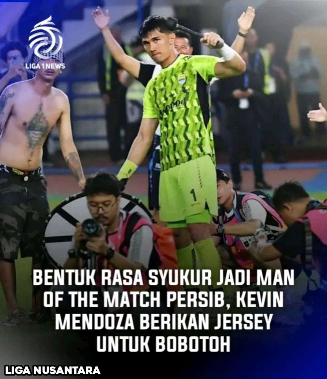 Kevin Mendoza Berikan Jersey Kepada Bobotoh Usai Melawan Borneo FC