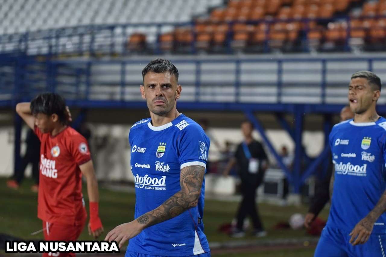 Tyronne del Pinno Senang Laga Persib Bandung Diundur