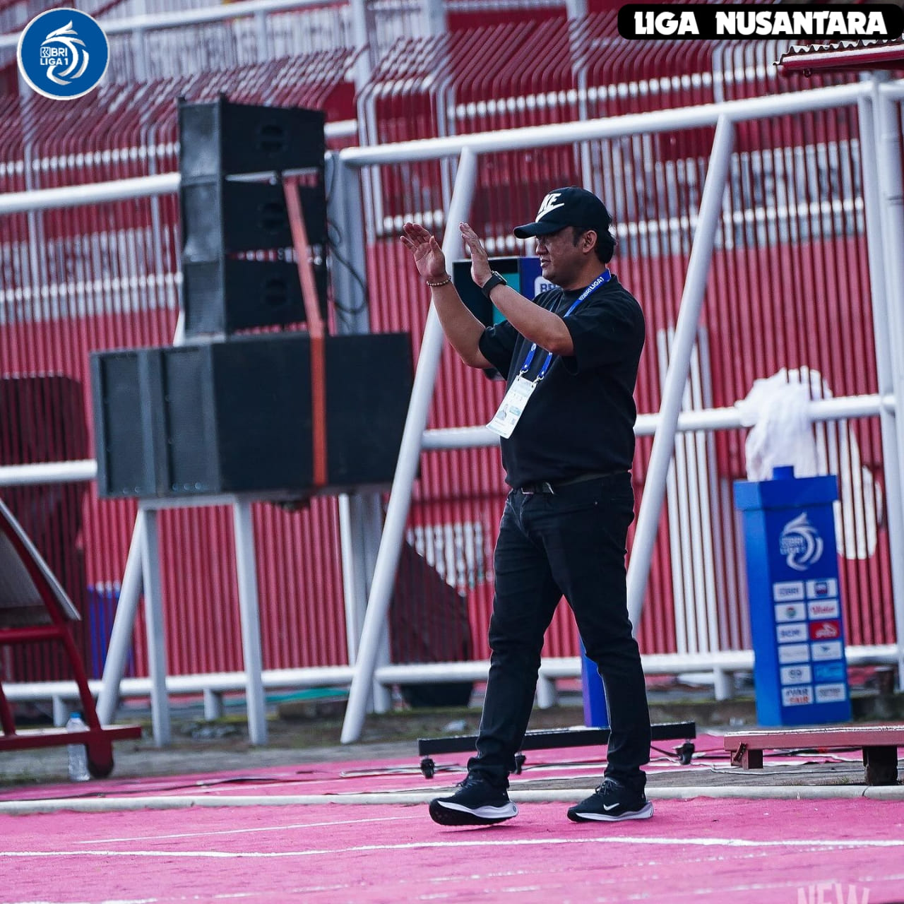 Arema FC Siap Cari Pengganti Joel Cornelli Dengan Pelatih Asing