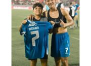 Sebagai Permintaan Maaf Beckham Putra Berikan Jersey Ke Ballboy