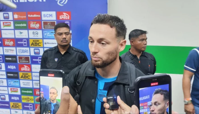 Marc Klok Soroti Kontroversi: Mengapa Laga PSBS Vs Persib Harus di Jayapura?