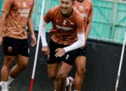 sesi latihan para pemain Madura United.