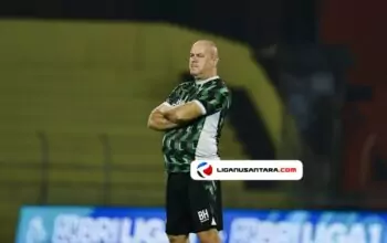 Bojan Hodak Enggan Persib Bandung Remehkan Semen Padang