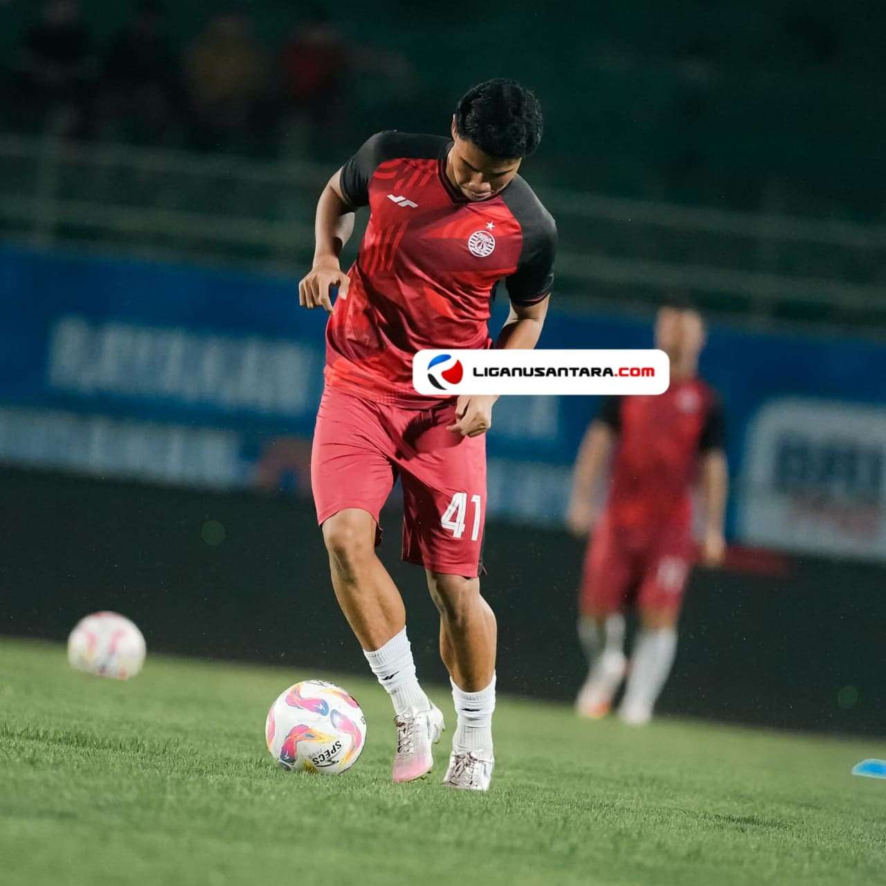 Kalah Dari Madura, Carlos Pena Sesalkan Kartu Merah Ferarri