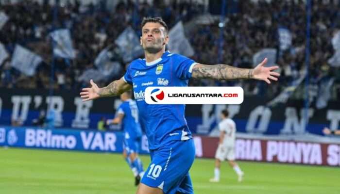 Reaksi Tyronne del Pino Atas Dua Golnya Ke Gawang Borneo