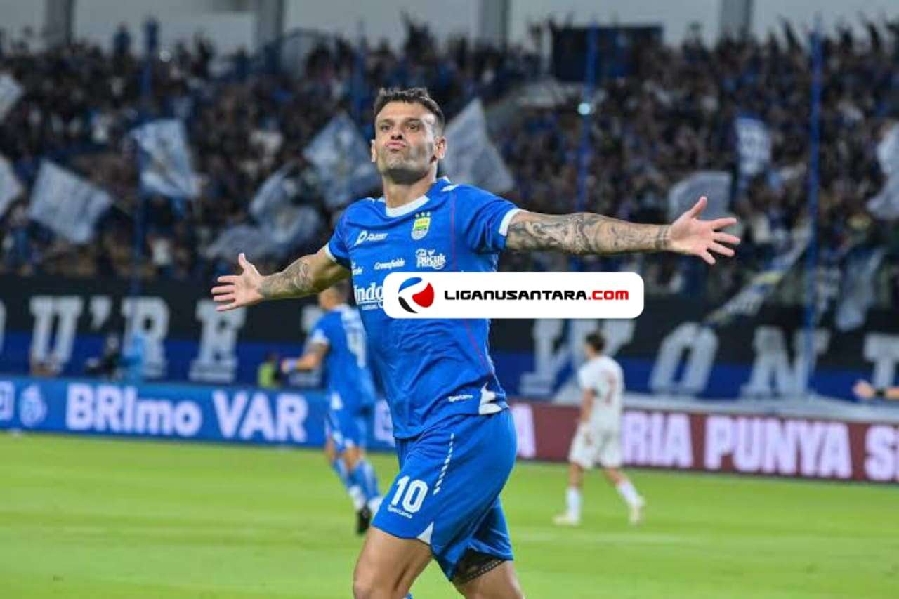 Reaksi Tyronne del Pino Atas Dua Golnya Ke Gawang Borneo