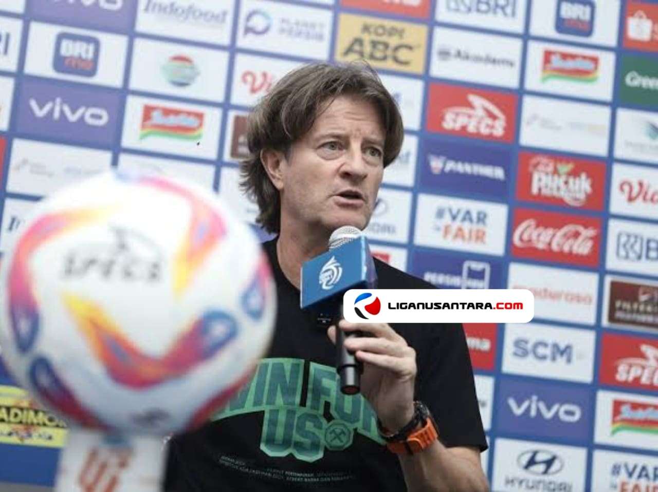Pieter Huistra Percaya Diri Bawa 20 Pemain Hadapi Persib
