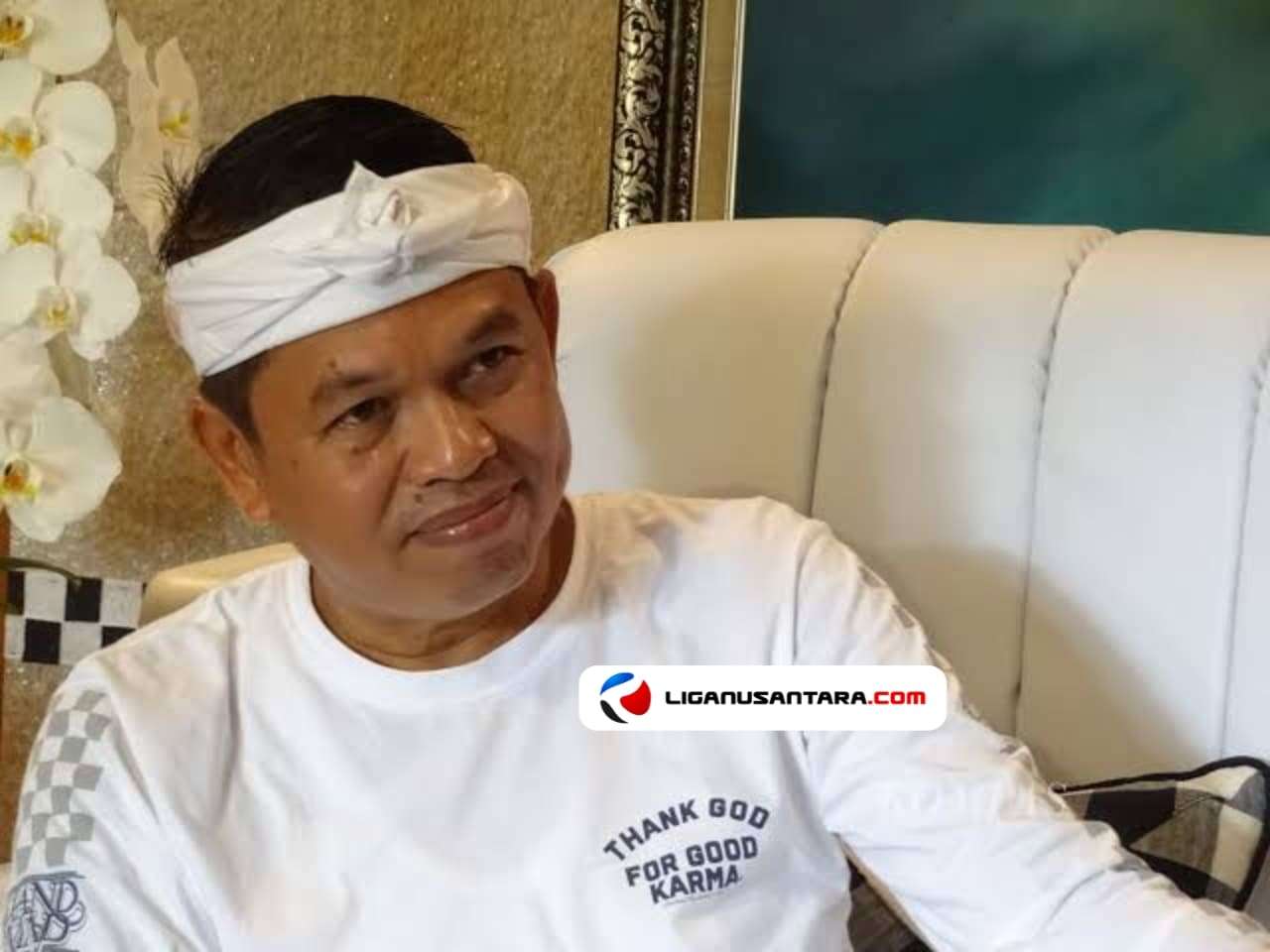 Persib Juara, Gubernur Jawa Barat Dedi Mulyadi Rayakan Dengan Buka Baju Di Atas Mobil