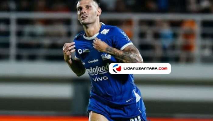Tyronne del Pino Tak Berambisi Raih Gelar Individu di Liga 1