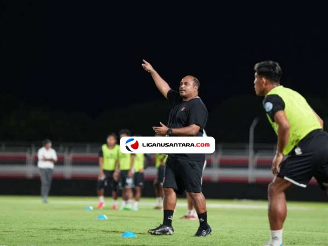 Coach Imran Tanggapi Isu Rekrut 4 Pemain Persib
