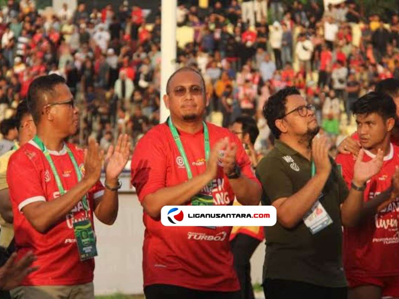 Semen Padang Bertahan, Andre Rosiade Nangis di Tribun
