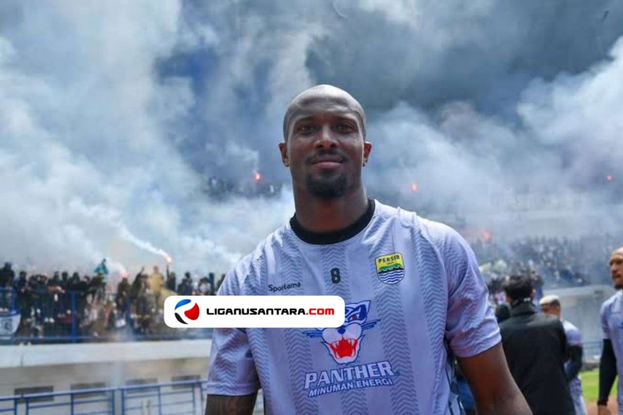 Gervane Kastaneer Resmi Cabut Dari Persib