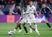 Media Lokal Soroti Permintaan Endo Tukar Jersey Dengan Beckham Putra