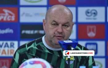 Respon Bojan Hodak Usai Diminta Bertahan di Persib