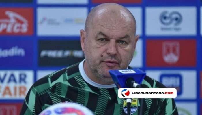 Respon Bojan Hodak Usai Diminta Bertahan di Persib