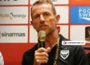 Pelatih Oxford United Kagum Kegilaan Fans Indonesia