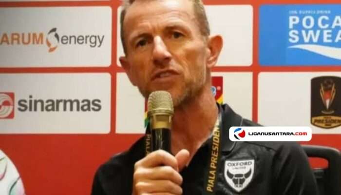 Pelatih Oxford United Kagum Kegilaan Fans Indonesia