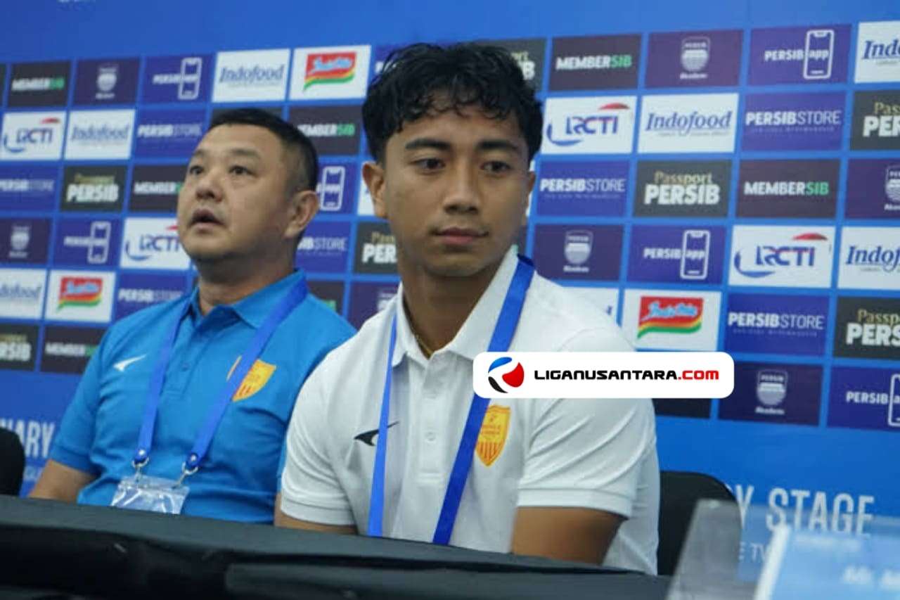 Bek Manila Digger Antusias Hadapi Marc Klok CS