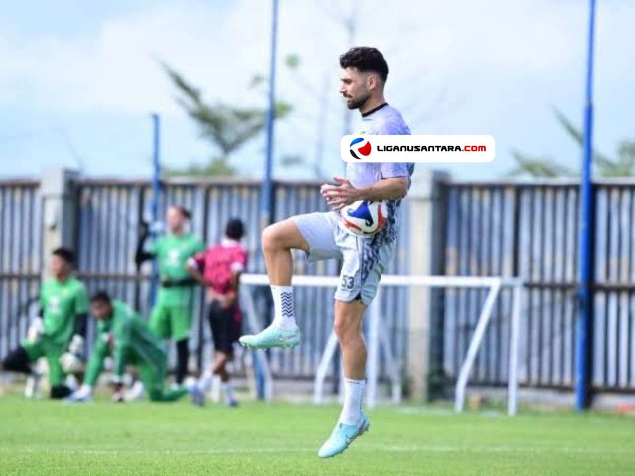 Kakang dan Robi Absen Lawan Borneo, Frans Putros Tetap Jadi Andalan