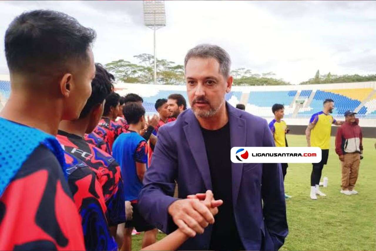 Pelatih Arema Berharap Anak Asuhnya Disiplin