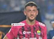 Persib Bandung Nantikan Debut Adam Przybek