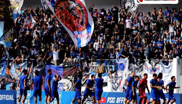 Regulasi Larangan Suporter Away Rugikan Arema Secara Bisnis