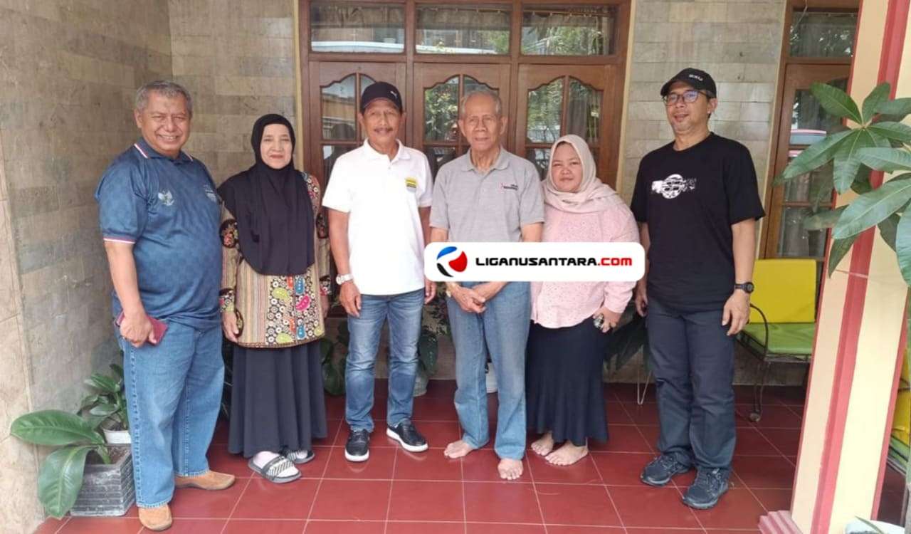 Persib Takziah Ke Rumah Duka Nyanyang