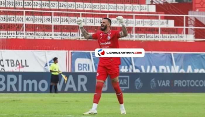 Kiper Arema FC Bertekad Catat Clean-sheet