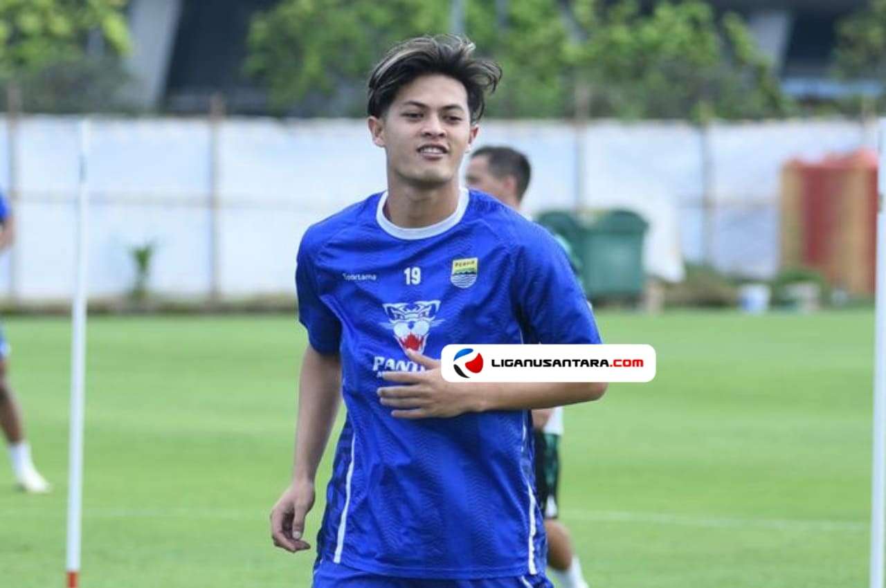 Dewangga Nantikan Debut Bersama Persib
