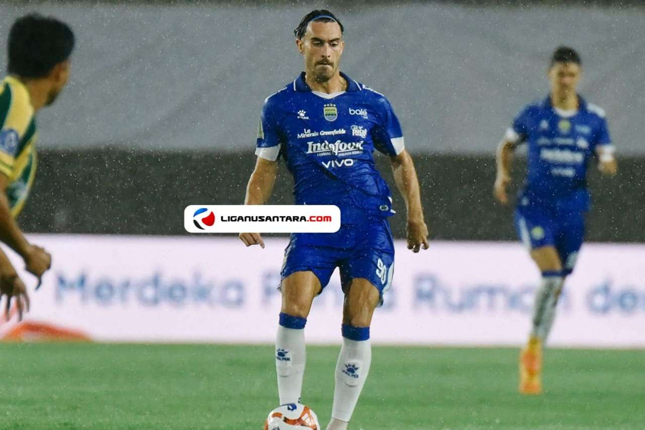 Persib Gilas PSBS Biak Tiga Gol Tanpa Balas