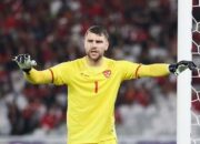 Kiper Timnas Indonesia Maarten Paes Jalani Tes Medis di Ajax, Kontrak 3,5 Musim Menanti