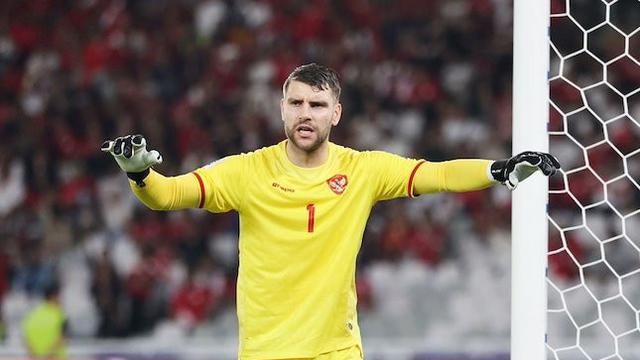 Kiper Timnas Indonesia Maarten Paes Jalani Tes Medis di Ajax, Kontrak 3,5 Musim Menanti