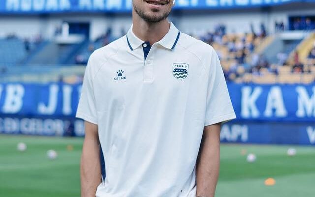 Tiga Pemain Persib Bersinar, Bawa Maung Bandung ke Puncak Klasemen BRI Super League 2025/2026