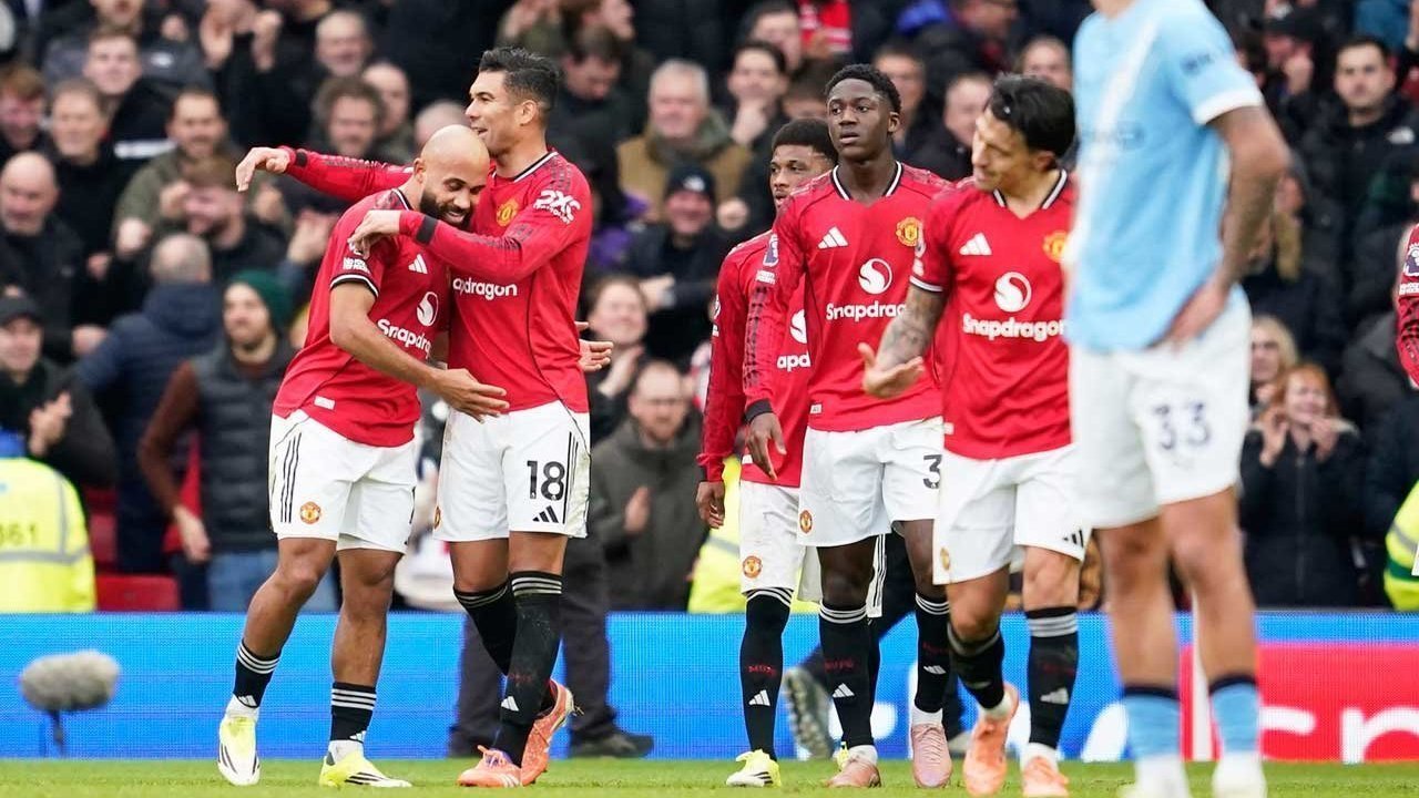 MU 'Hancurkan' Manchester City