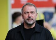 Hansi Flick Buka Peluang Barcelona Pulangkan Joao Cancelo pada Bursa Transfer Januari