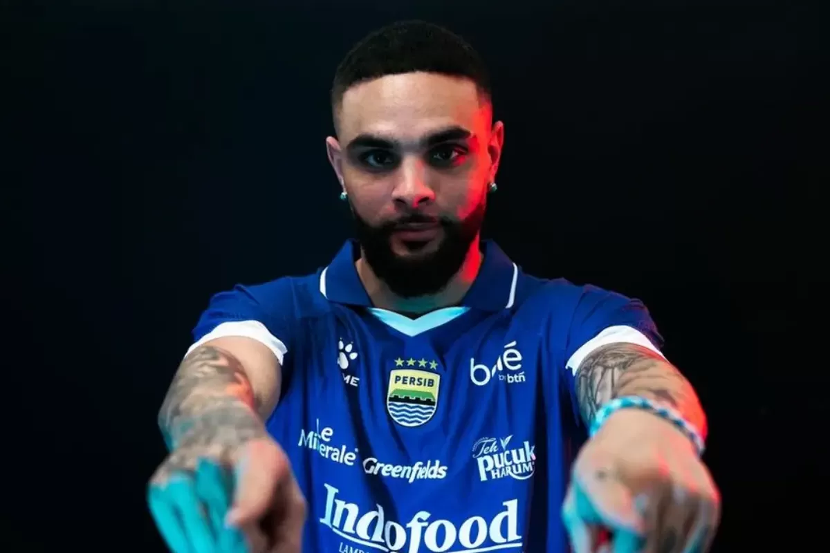 Marc Klok Siap Dampingi Layvin Kurzawa Beradaptasi di Persib Bandung