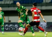 Persebaya Raih Kemenangan Tipis di Derbi Suramadu, Persija Dekatkan Jarak ke Borneo FC