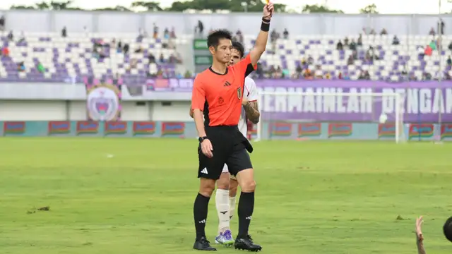 Langkah Baru PSSI: Wasit Jepang Yudai Yamamoto Resmi Dikontrak Penuh untuk Indonesia Super League