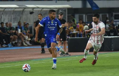 Berguinho Tekankan Tekad Antar Persib Bandung Raih Gelar Super League 2025–2026