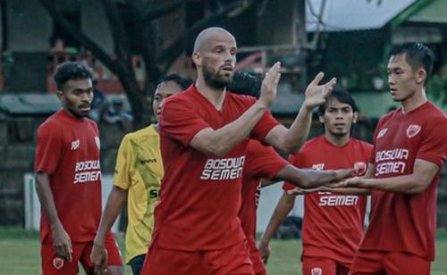 Cerita Mantan Pemain Belanda yang Menilai Sepakbola Indonesia Masih Tertinggal