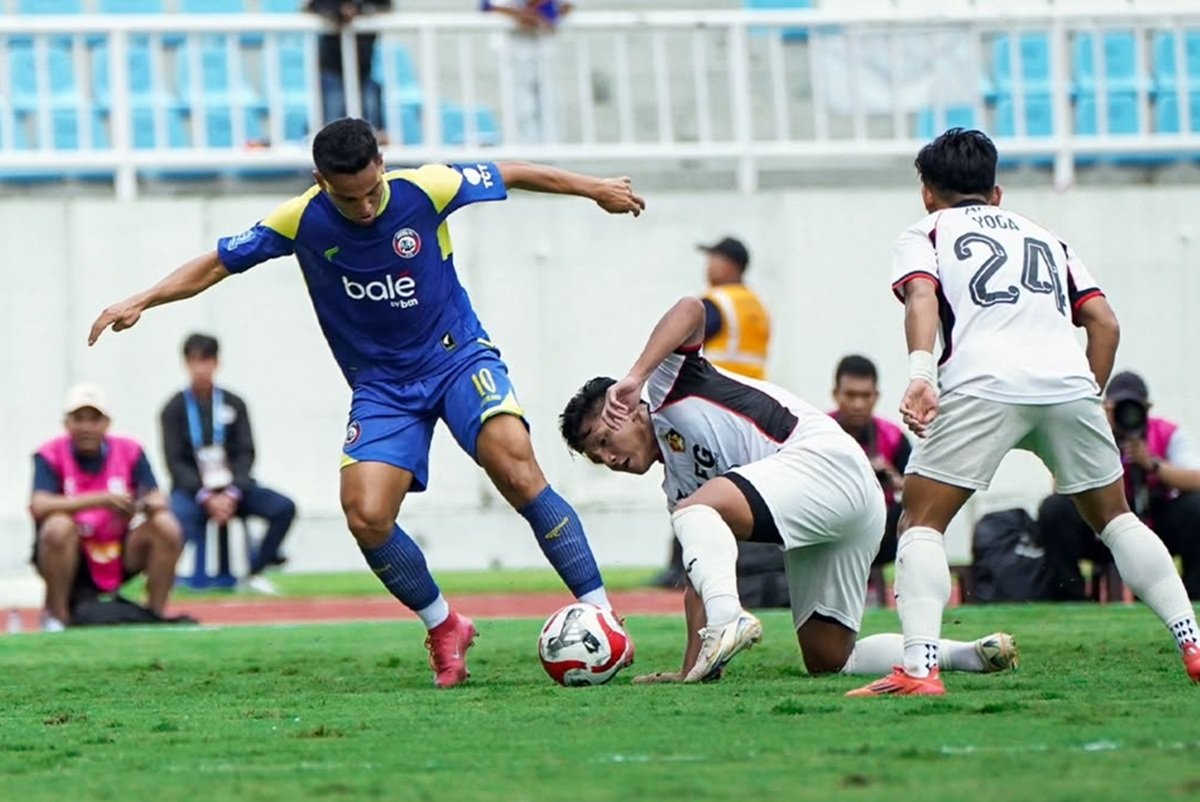 Arema FC Taklukkan Persik Kediri 2-1 Lewat Comeback Dramatis di Super League 2025/2026