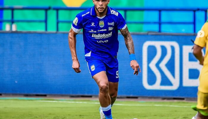 Persib Bandung Puncaki Klasemen Paruh Musim Super League 2025/2026, Berguinho Pilih Nikmati Masa Jeda