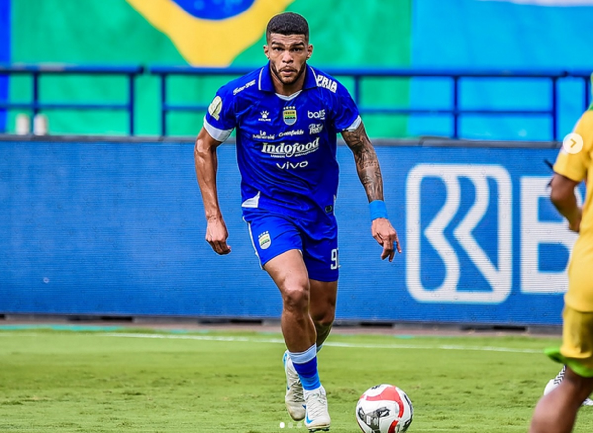 Persib Bandung Puncaki Klasemen Paruh Musim Super League 2025/2026, Berguinho Pilih Nikmati Masa Jeda