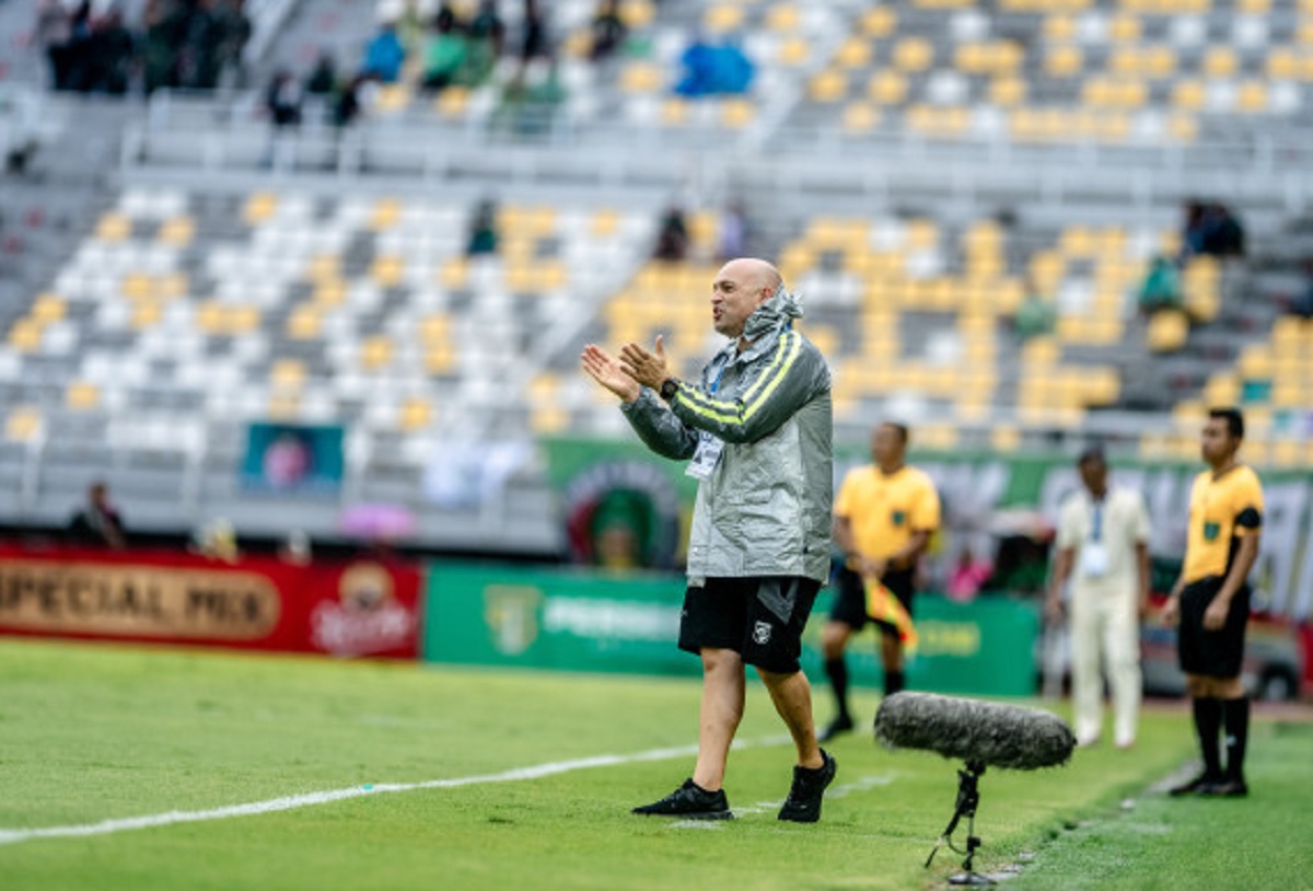 Bernardo Tavares Tegaskan Persebaya Surabaya Harus Raih Hasil Positif Lawan PSIM Yogyakarta