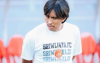 Sriwijaya FC Dibantai 15 Gol, Raut Wajah Budi Sudarsono Jadi Sorotan