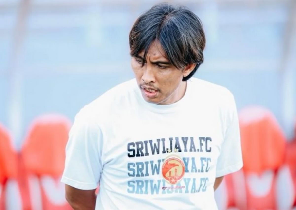 Sriwijaya FC Dibantai 15 Gol, Raut Wajah Budi Sudarsono Jadi Sorotan