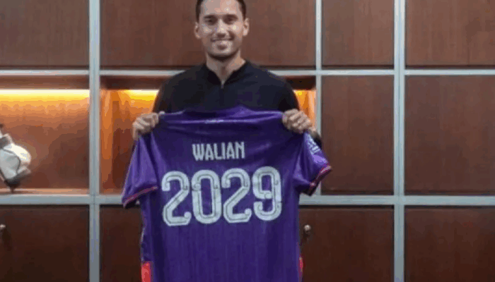 Persik Kediri Amankan Jasa Ezra Walian hingga 2029
