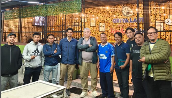 Bobotoh Sambut Hangat Ferry Indrasjarief di Bandung, Ketum The Jakmania: Saya Sangat Senang!