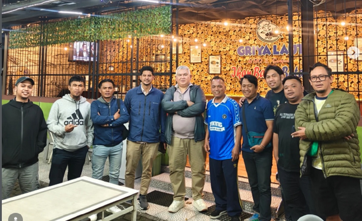 Bobotoh Sambut Hangat Ferry Indrasjarief di Bandung, Ketum The Jakmania: Saya Sangat Senang!