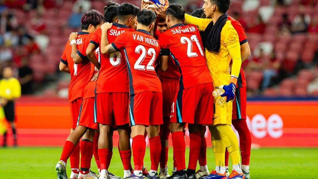 Timnas Indonesia Harus Waspada Kebangkitan Singapura di Piala AFF 2026 liganusantara.com – Jakarta – Timnas Indonesia akan menghadapi tantangan besar saat bersua Timnas Singapura di Grup A Piala AFF 2026. Pertandingan ini menjadi momen penting dalam persaingan awal turnamen sepak bola regional Asia Tenggara.